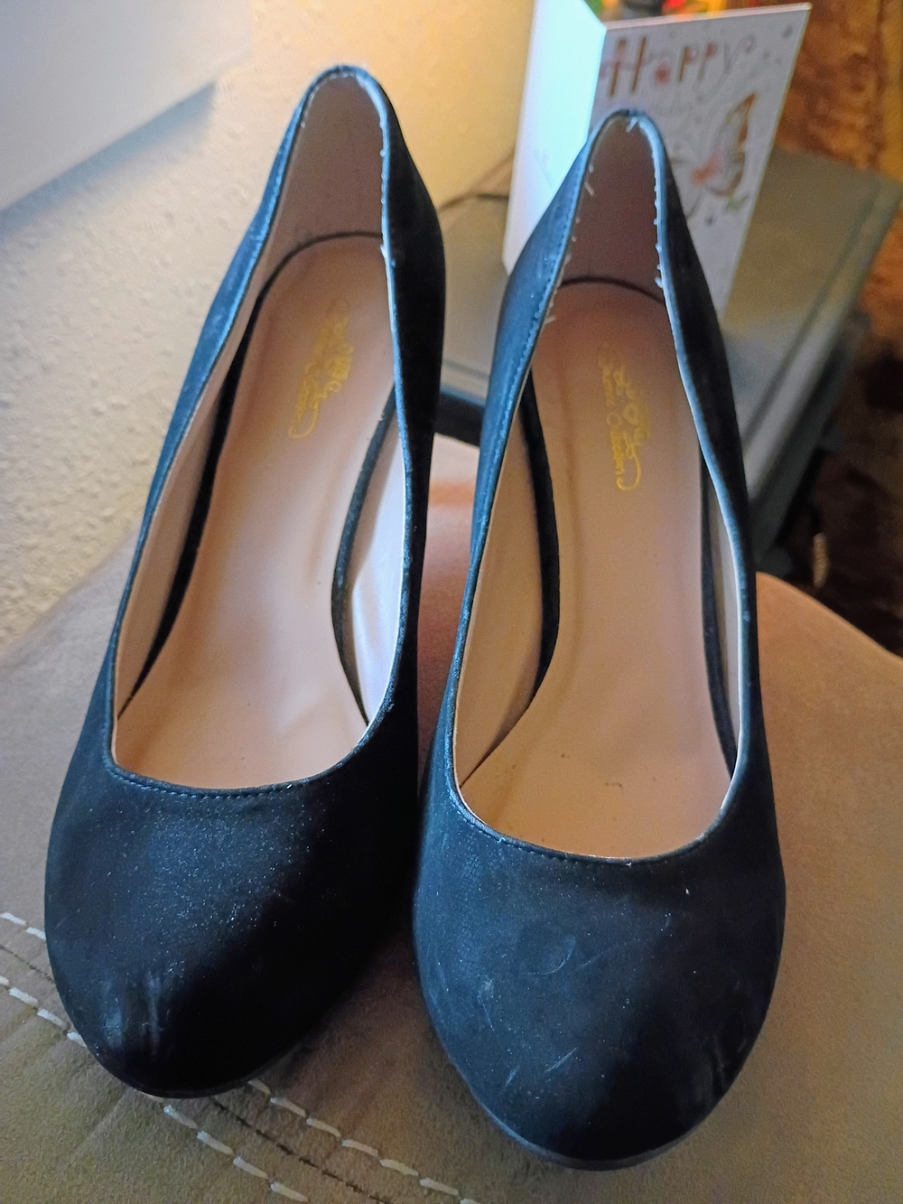 Journee Collection Women's Black Suede-like kitten heel pumps w/ nude inside